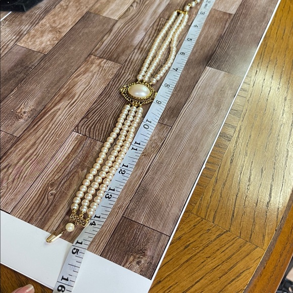 "Signed Richfield choker - three strands of creamy faux pearls, - Picture 6 of 7